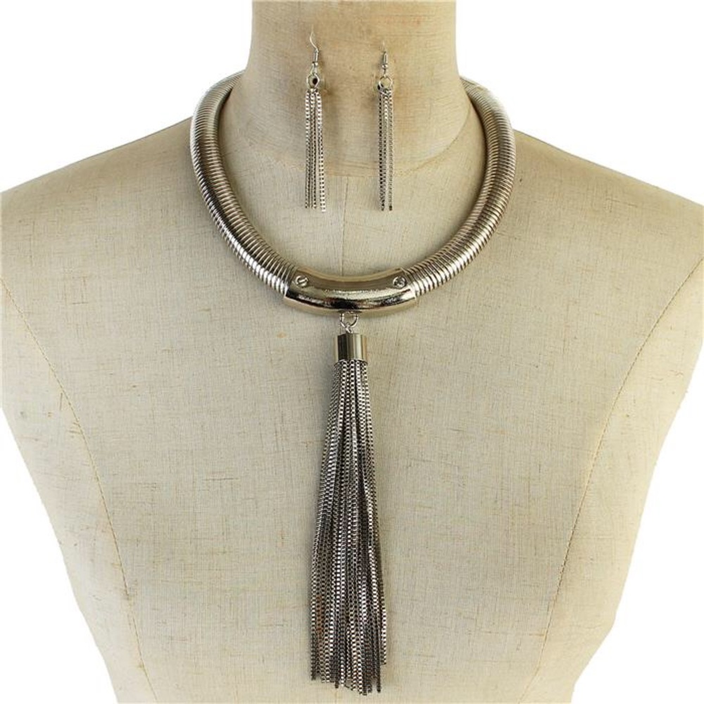OMEGA CHAIN TASSEL NECKLACE